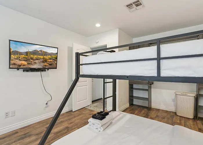 Campo Scottsdale - Pool - Hot Tub - Sleeps 12 Holiday home Phoenix